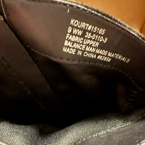 Comfortview Kourt Faux Suede Bootie - Size 9w. New in box! - Picture 6 of 6